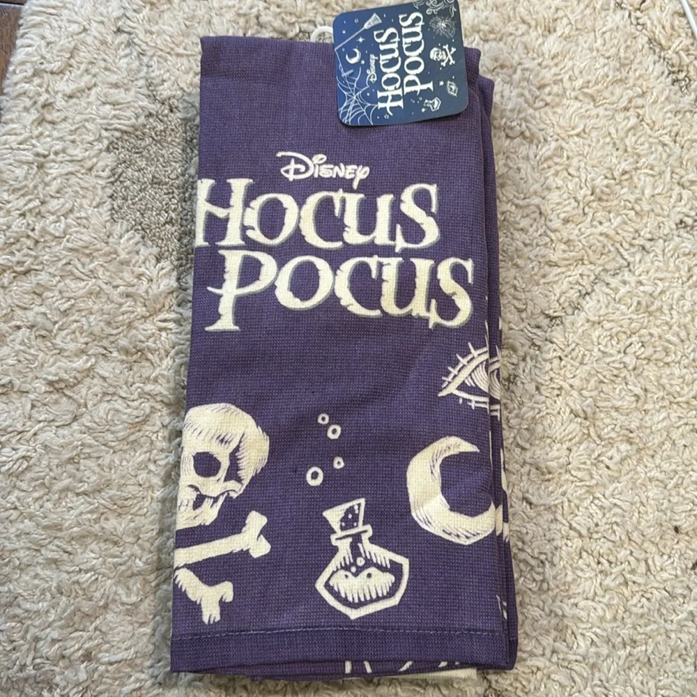 Hocus Pocus  Disney Halloween hand towels Set of 3 NEW